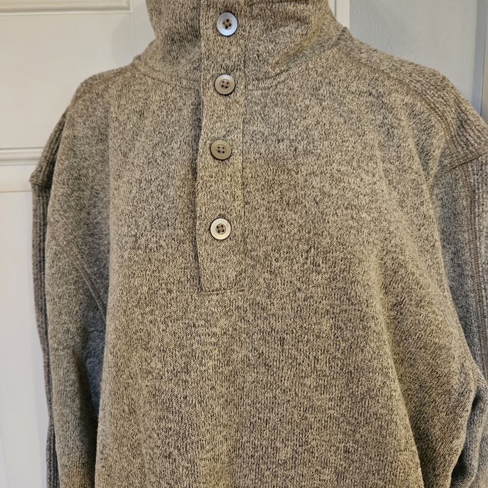 Van Heusen Men's Button-Front Crewneck Sweater in Grey